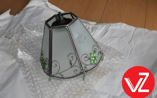 Come imballare lampade e lampadari fragili